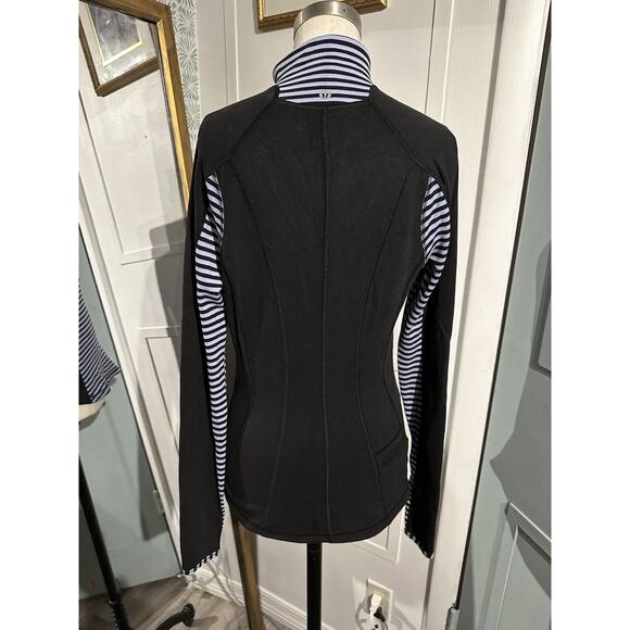 Lululemon Run U Turn 1/2 Zip Top Striped Long Sleeve Reversible Pullover Size 2 - Picture 4 of 7